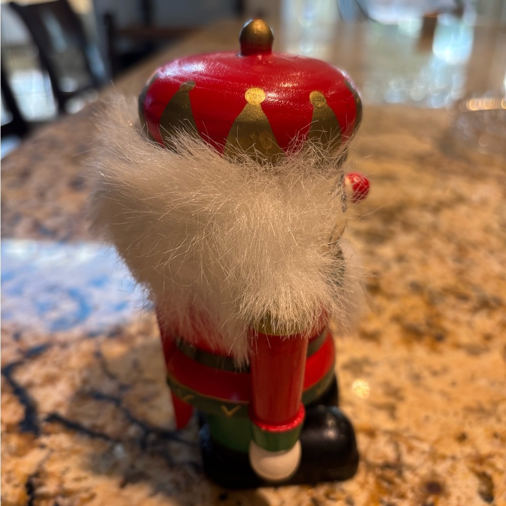 Nutcracker - Picture 5 of 8